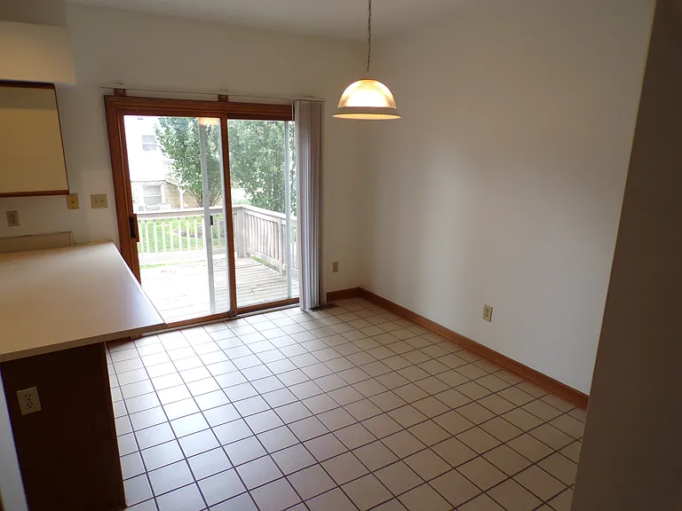 76 W Hubbard Ave — Photo 7