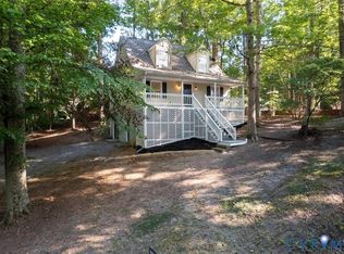 6421 Lakeshore Dr, Quinton, VA 23141
