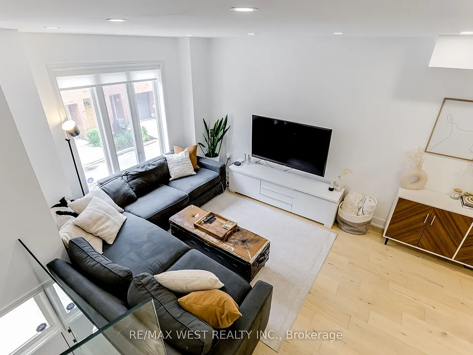 12 Grogan Mews