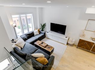 12 Grogan Mews, Toronto, ON M6H4J9