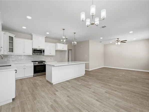 1311 Suncrest St, Bryan, TX 77803