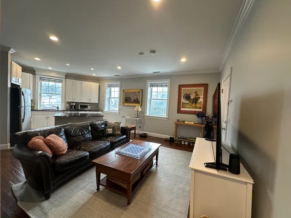 97 Bruce Park Ave APT 2-C, Greenwich, CT 06830