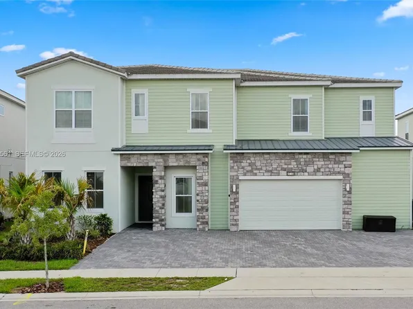 1743 Oak Blossom Dr, Davenport, FL 33837