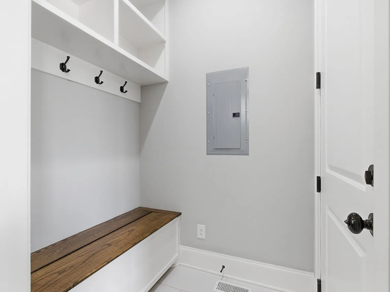 3 bed, 2.5 bath, 2270 sqft, $3,900 — Photo 4