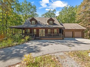 415 SE Bear Knob Ln, Crawford, TN 38554