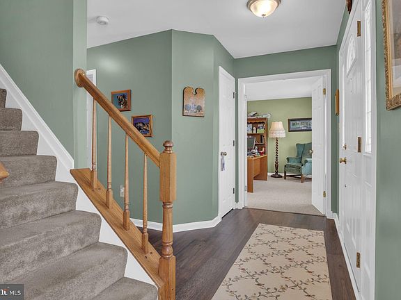 5th image of 11 John Randolph Dr