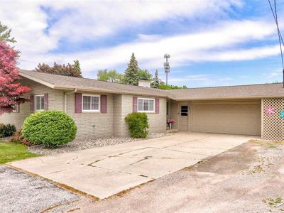 5580 Brockway Rd, Saginaw, MI, 48638