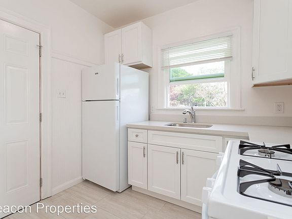 2nd image of 527 1/2 59th St #10122737