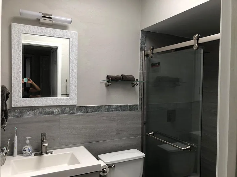 325 W Holladay Dr — Photo 6