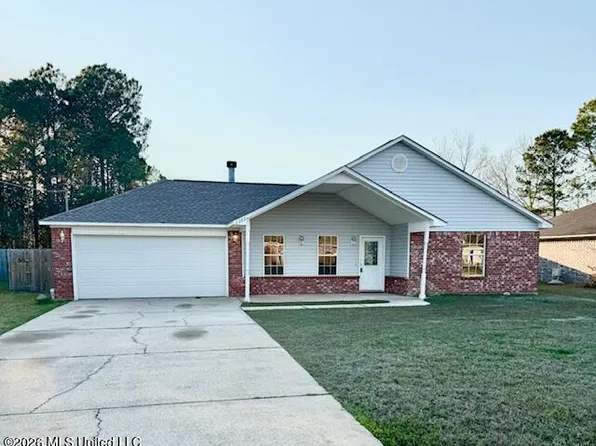 3305 N 8th St, Ocean Springs, MS 39564