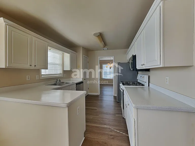 1172 Cumberland Creek Way SW — Photo 3