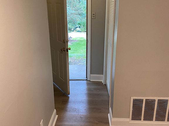 entry way with large closet