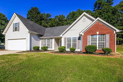300 Windsor Brook Ln SE Photo 1