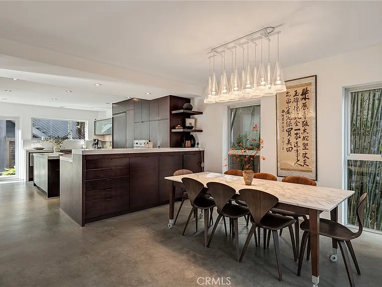 27 Driftwood St — Photo 8