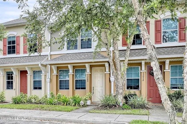 2 bed, 1360 sqft, $1,750 — Photo 1