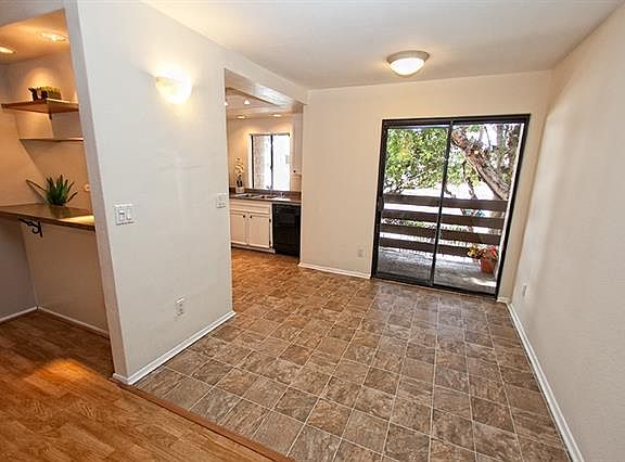 5th image of 1002 30th St APT 102