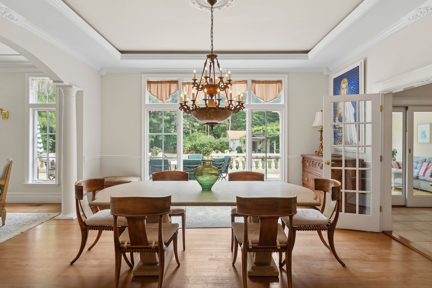  Formal dining overlooking the grounds