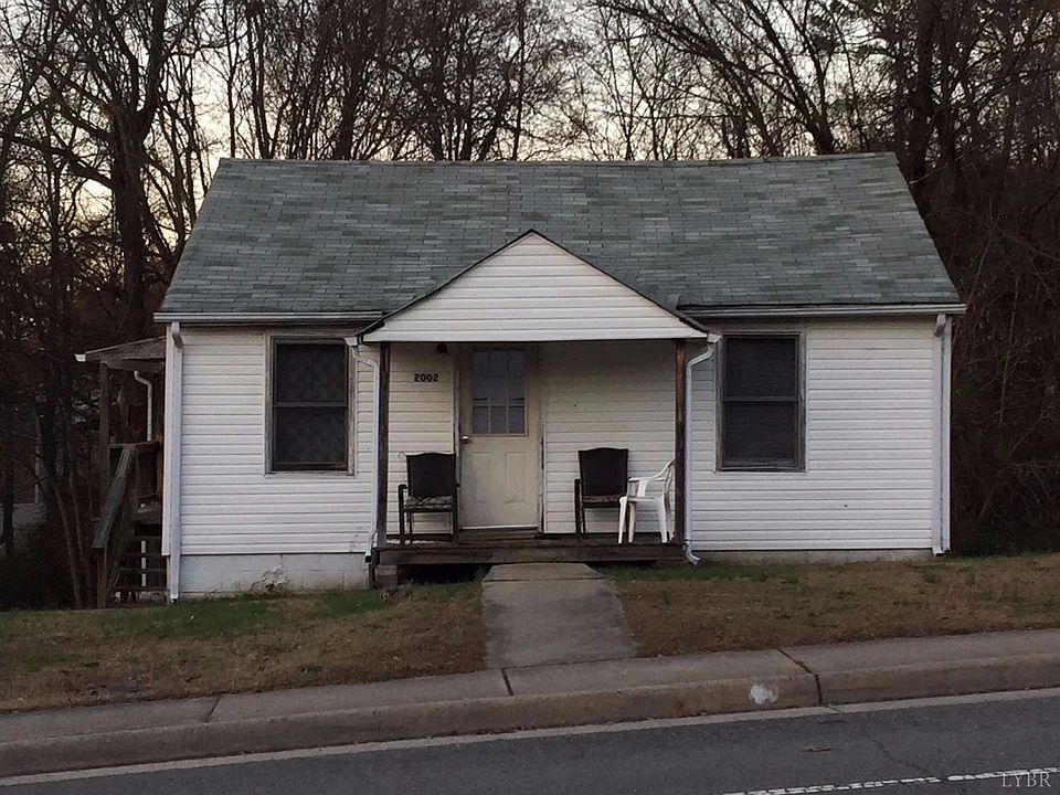 2nd image of 2004 College St