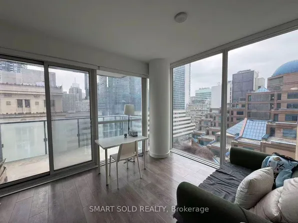 15 Grenville St, Toronto, ON