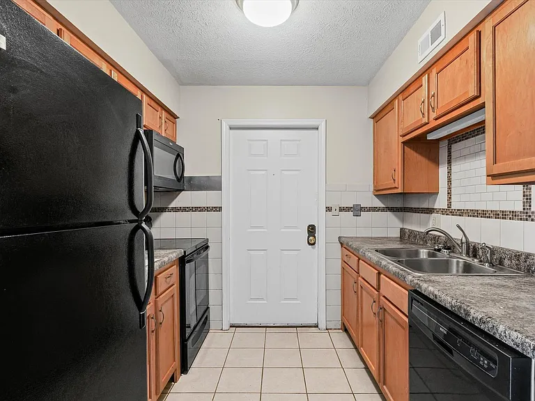 123 S Regency Dr — Photo 31