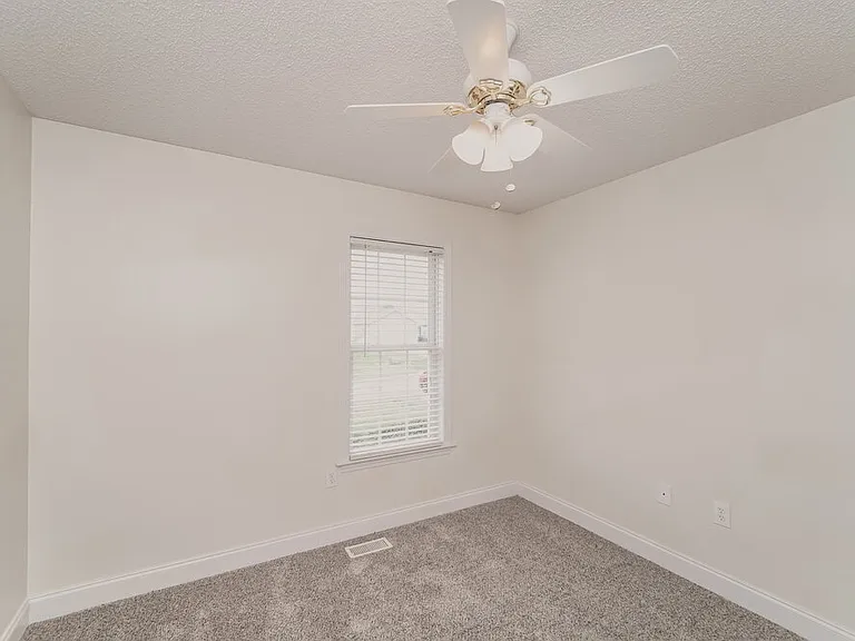 4512 Carol Ct — Photo 17