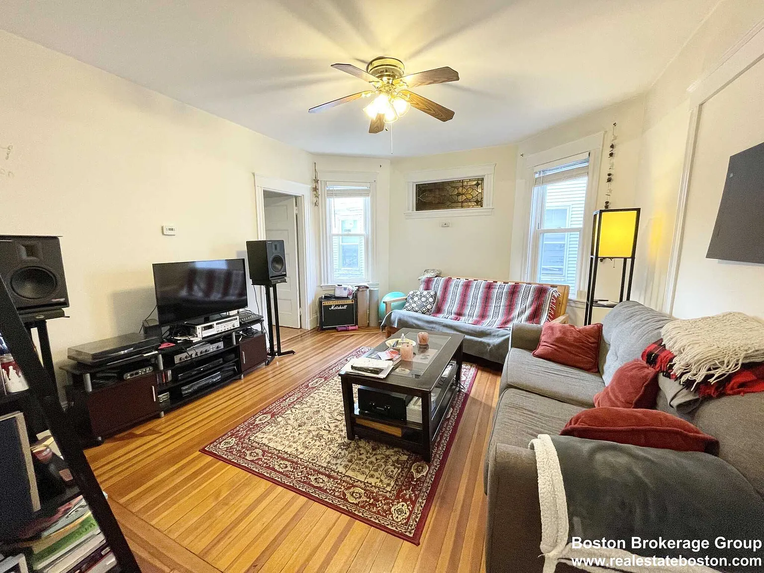 3 bed, $4,500 — Photo 2