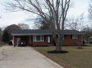 170 E Chamblee Dr, Salisbury, NC 28147