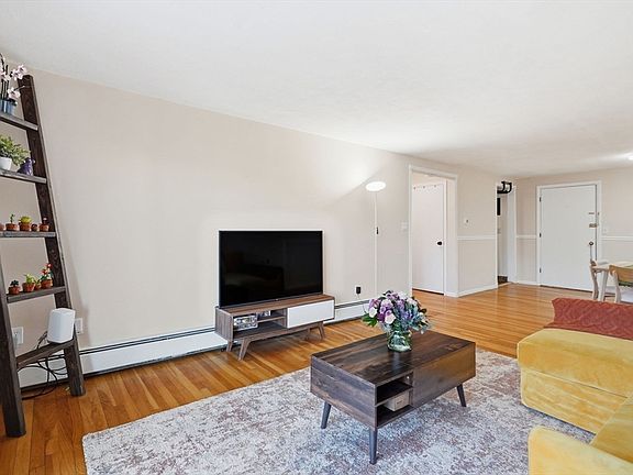 3rd image of 10 Coffey St APT 22