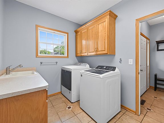 3rd image of 12925 194th Ln NW