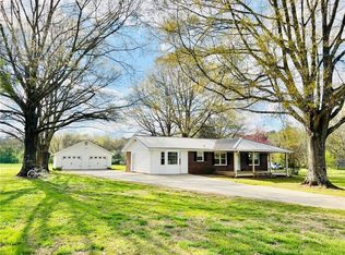 13 Townsend Dr NW, Cartersville, GA 30121