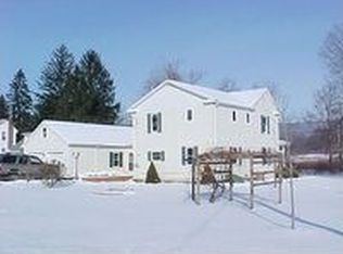 16 Buzz Dr, Milroy, PA 17063