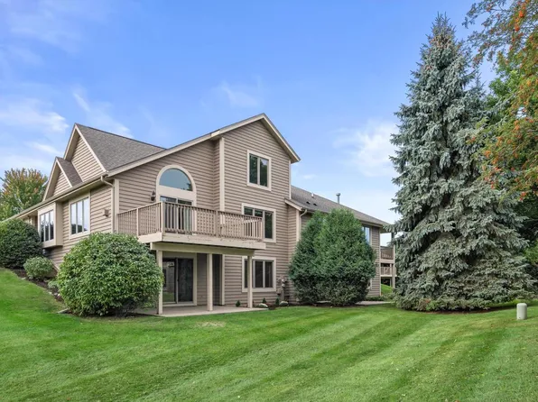 W240N2377 Range Line COURT #B, Pewaukee, WI 53072