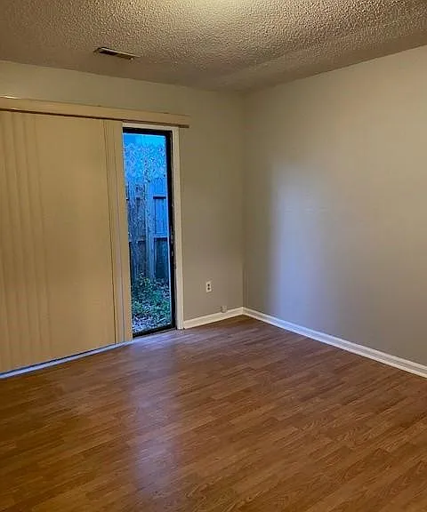 639 Sequoia St #B — Photo 5