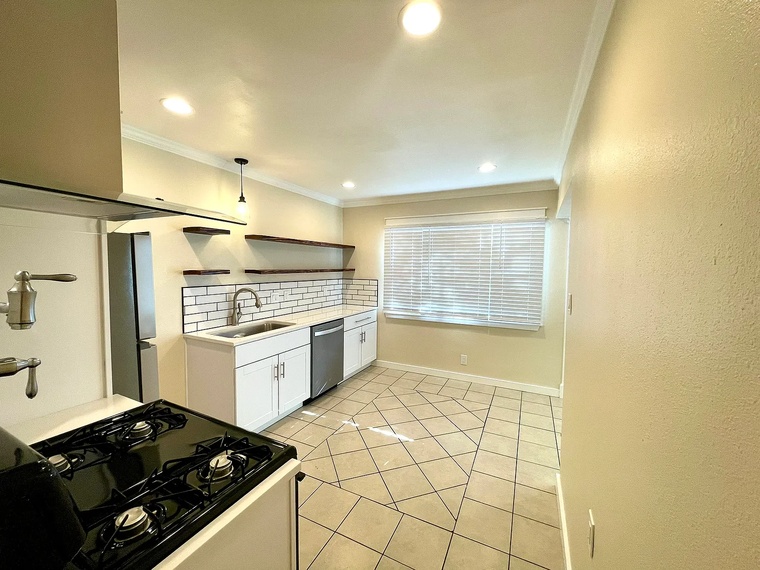 1 bed, $2,245 — Photo 3