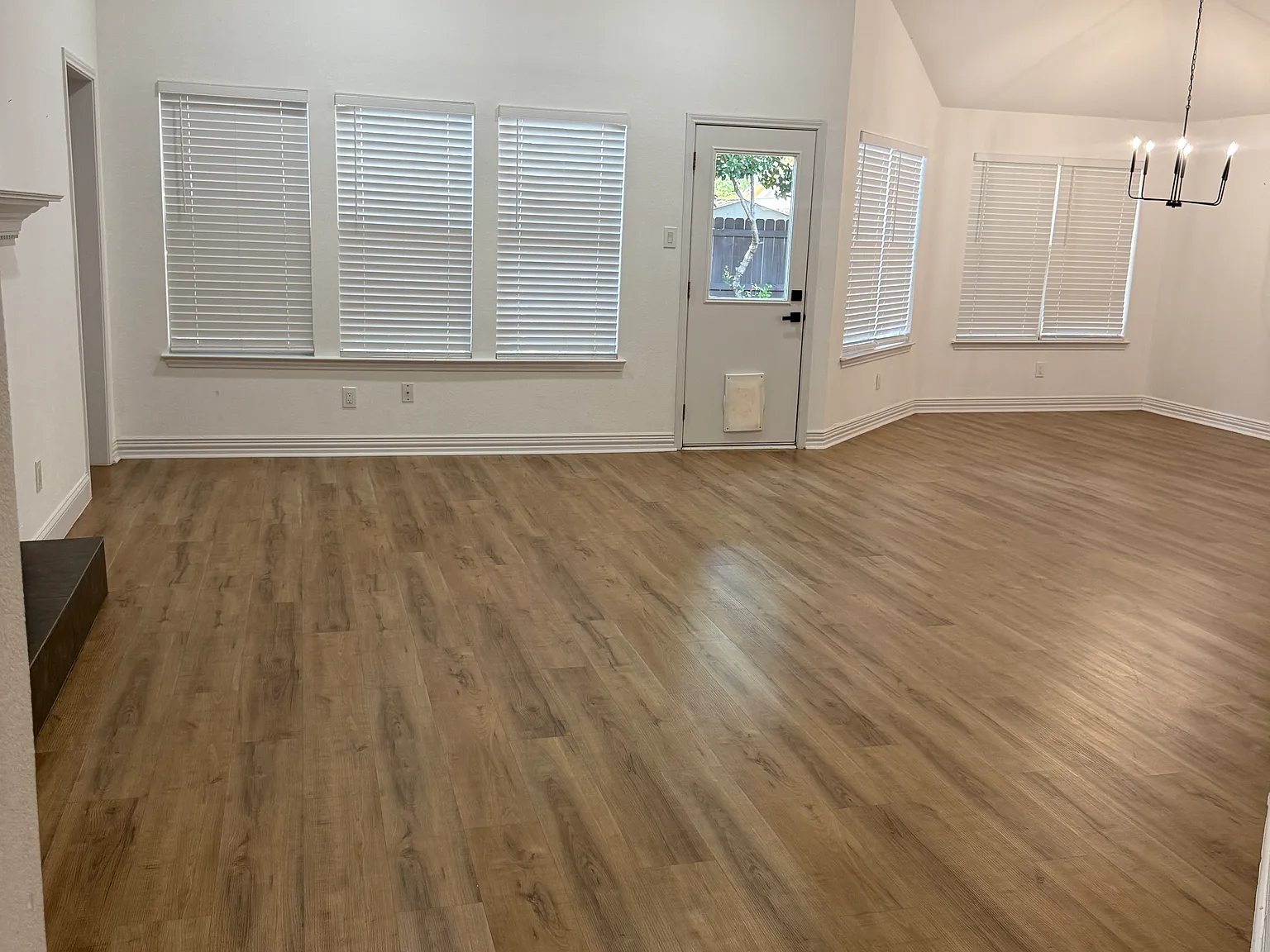 3 bed, 1660 sqft, $2,450 — Photo 3