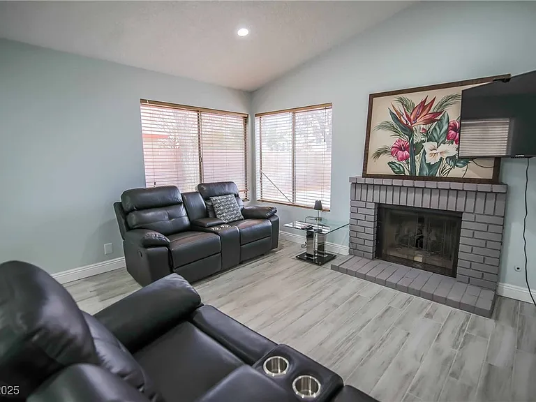 7399 Topeka Dr — Photo 5