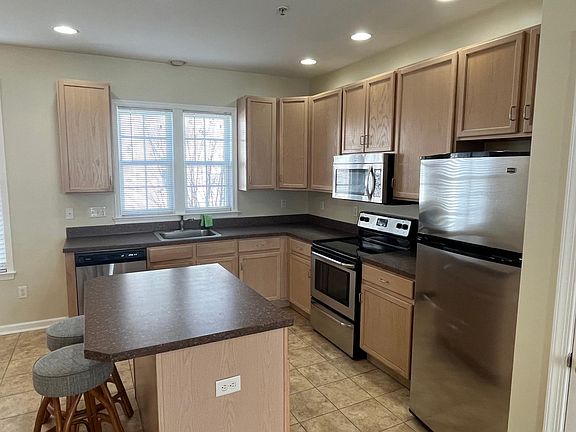 2nd image of 35772 S Gloucester Cir
