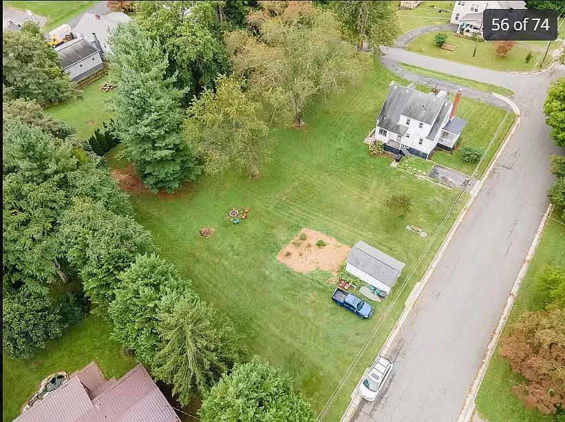 3 bed, 2.5 bath, 2305 sqft, $1,800 — Photo 3