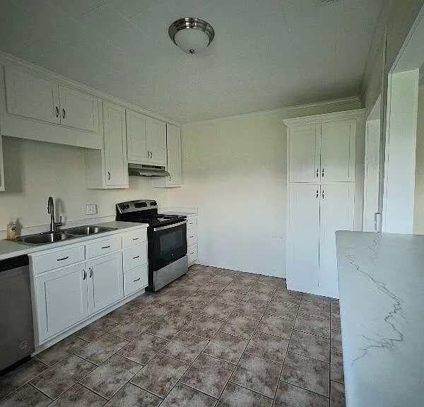 451 Mosley Rd — Photo 17