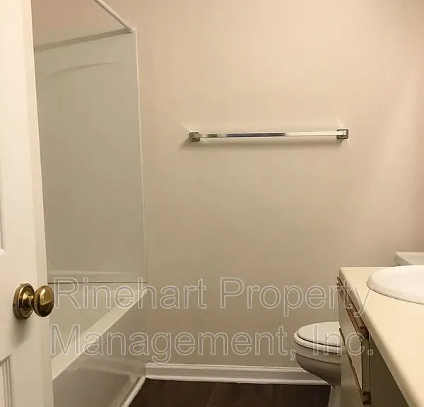1573 Hunt Club Ct — Photo 15