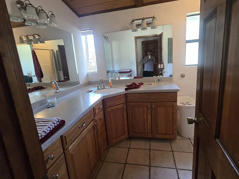 208 Chaves Rd — Photo 10