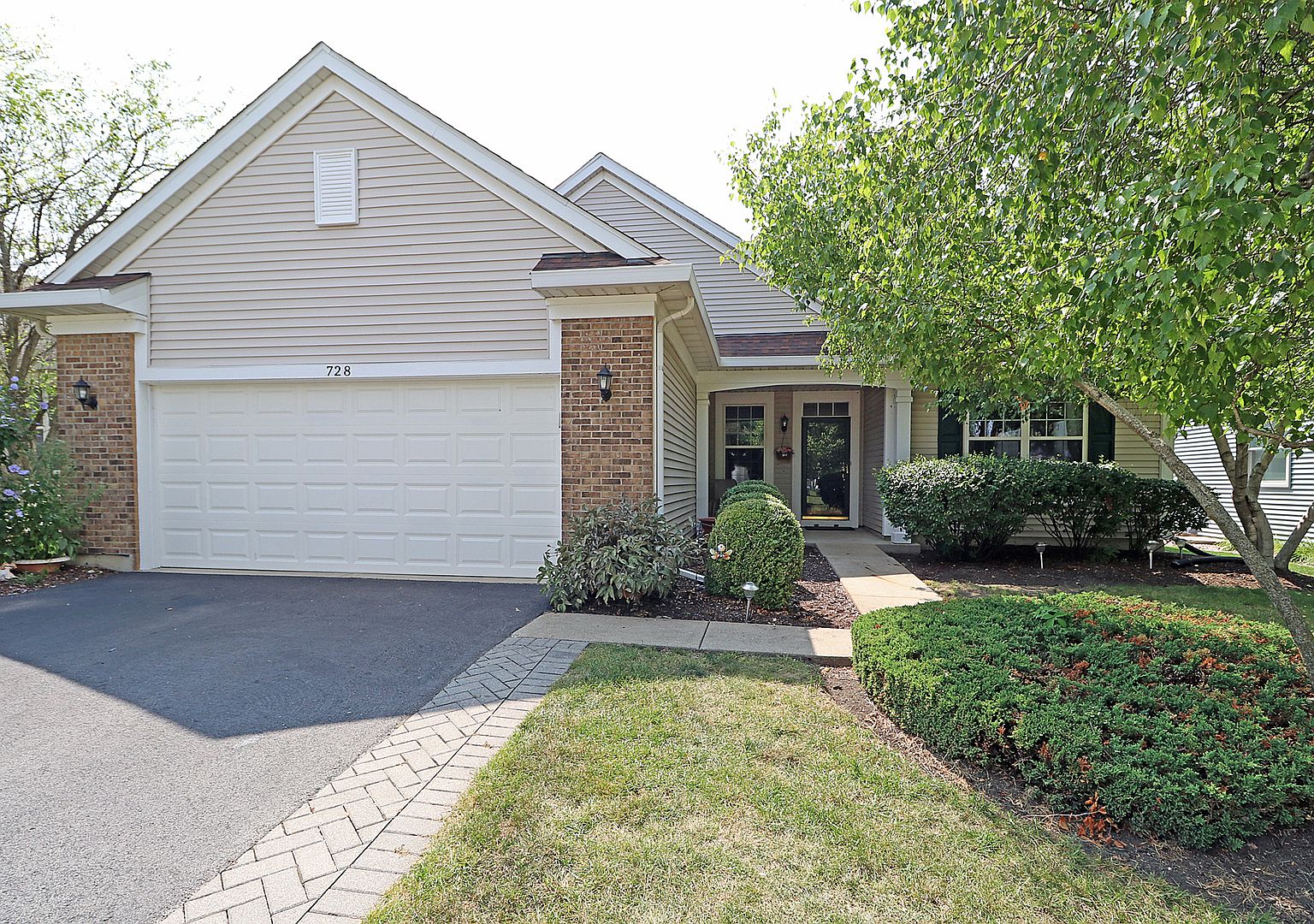 728 Holland Ln — Mistwood Golf Course