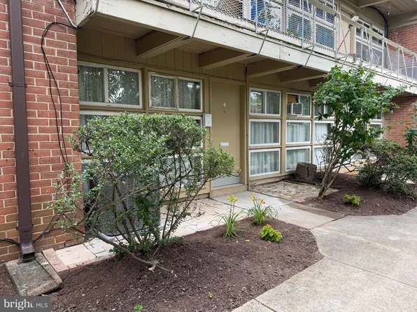 7402 18th Ave #111, Hyattsville, MD 20783