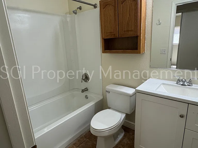 2407 W Mobile Ln — Photo 6
