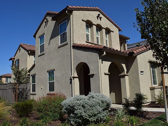 2nd image of 378 W Abbey Ln