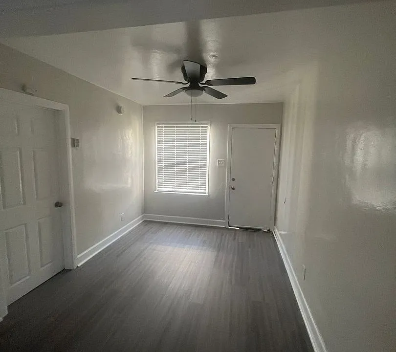 10961 S Figueroa St #11A