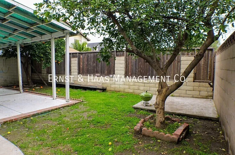 8275 California St — Photo 18