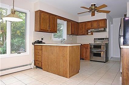 2nd image of 32 Mill Pond Rd