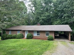815 Roy Edwards Ln, Mars Hill, NC 28754