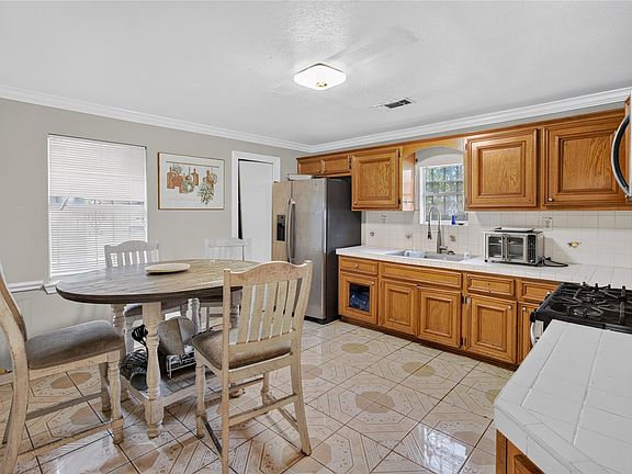 5th image of 1706 Norlinda St